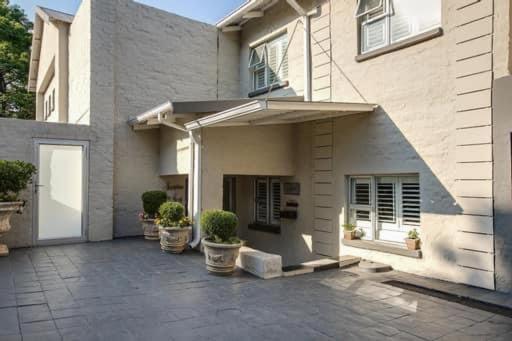 37 Alexandra Avenue, Self Catering Executive Apartment No Load Shedding And Water Outages Johannesburg Buitenkant foto
