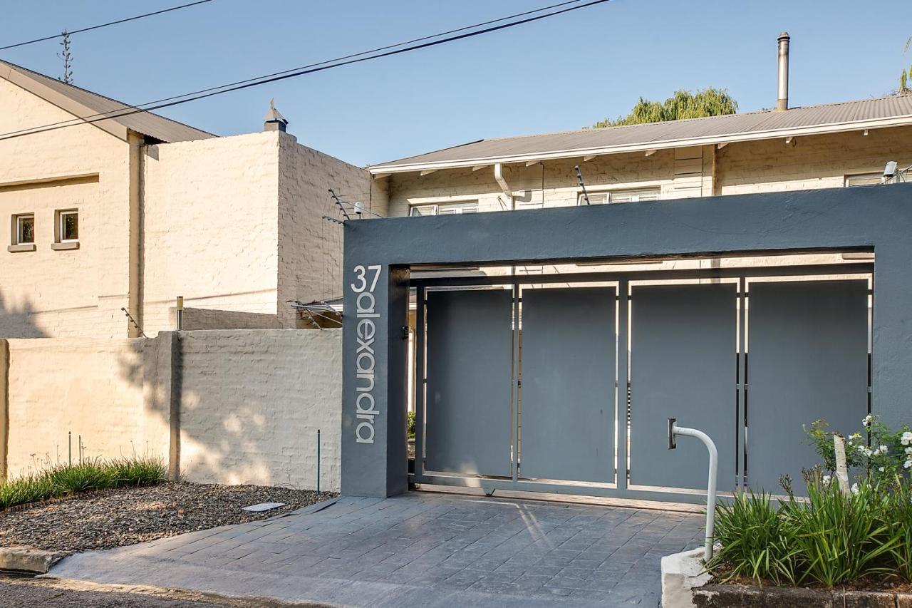 37 Alexandra Avenue, Self Catering Executive Apartment No Load Shedding And Water Outages Johannesburg Buitenkant foto